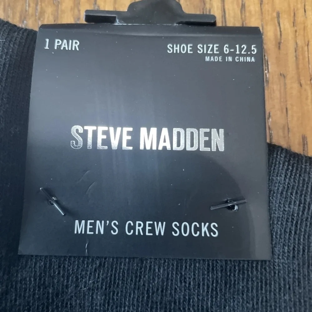 Steve Madden Men’s Crew Socks 6-12.5. 2 Pair Black With Dice. New!!